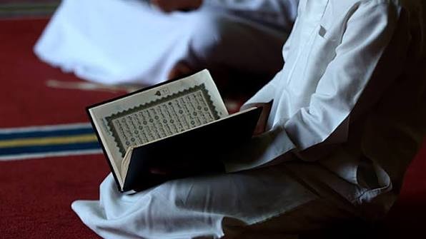 ধর্মীয় পরিচয়ের আড়ালে মনুষ্যত্বের সংকট